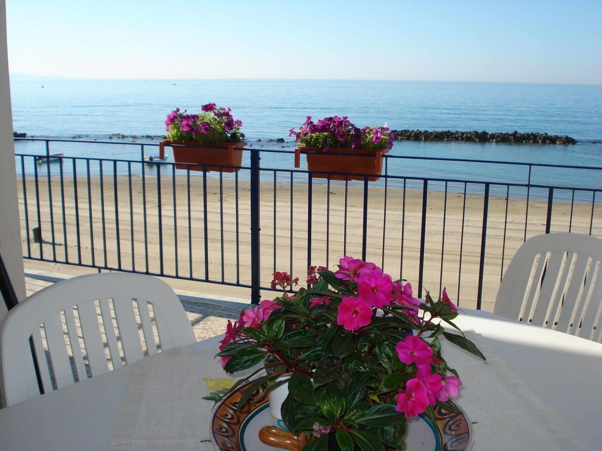 Case La Spiaggia Sciacca Exterior photo
